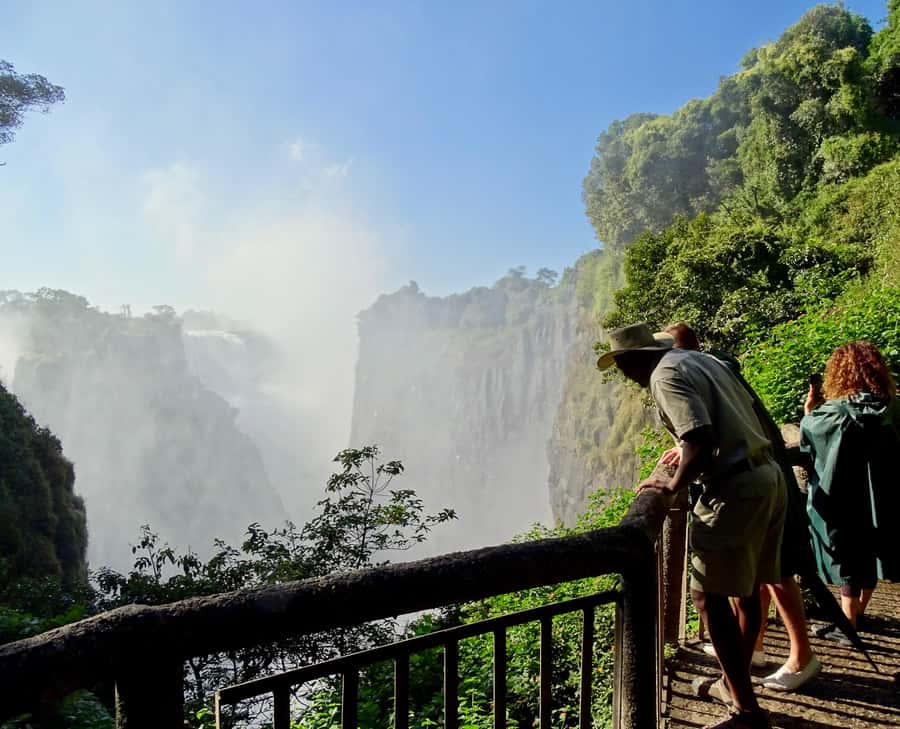 3 Days Explore Zambia, Zimbabwe and Chobe Park in Botswana - Who should book this experience?