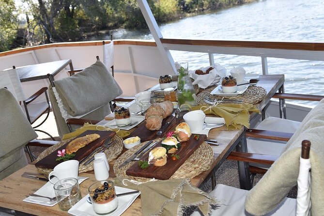 3 Days in Victoria Falls & Chobe National Park Combo - Lunch above the gorge at Lookout Café