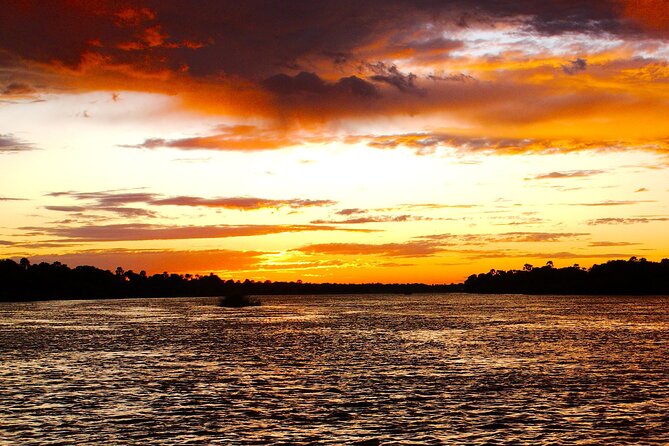 3 Days Tour at Chobe Park and Victoria Falls with Airport Pickup - What makes the falls walk worth your time