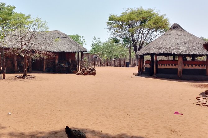 African Village Tours - Meeting local people and sharing customs