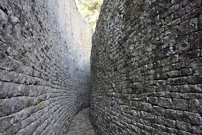 Great Zimbabwe - Zimbabwe’s bird sculptures and the small museum