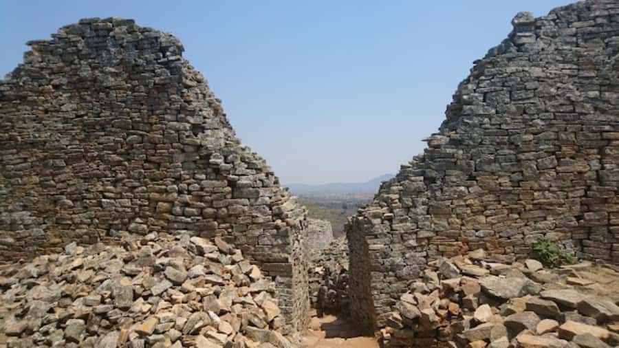 Great Zimbabwe: The World's View Historical Site !! - The museum, crafts, and traditional performance