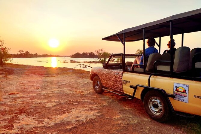 Guided 4x4 Town Safari in Victoria Falls - Why a 4x4 is a good way to meet Victoria Falls town