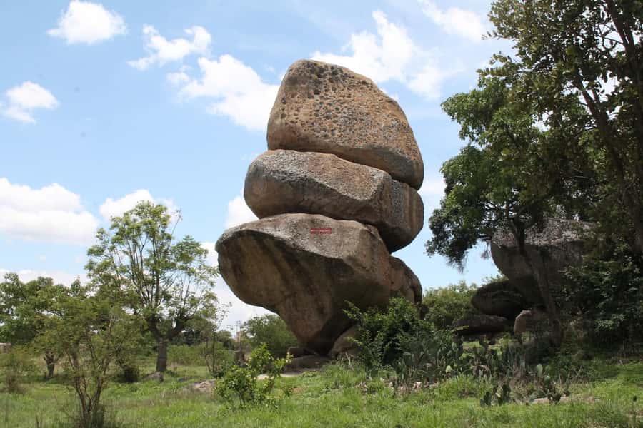 HARARE CITY TOUR ADVENTURES !! - Reading Harare through Mbare