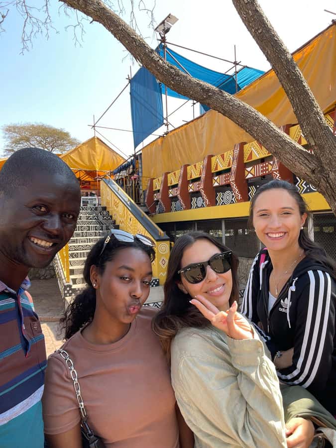 HARARE CITY TOUR ADVENTURES !! - A local restaurant and time to shop