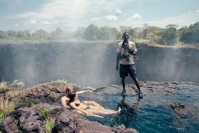 Livingstone island Morning Breezer ( swim above the falls) - The 7:30 am start and the trip across the Zambezi