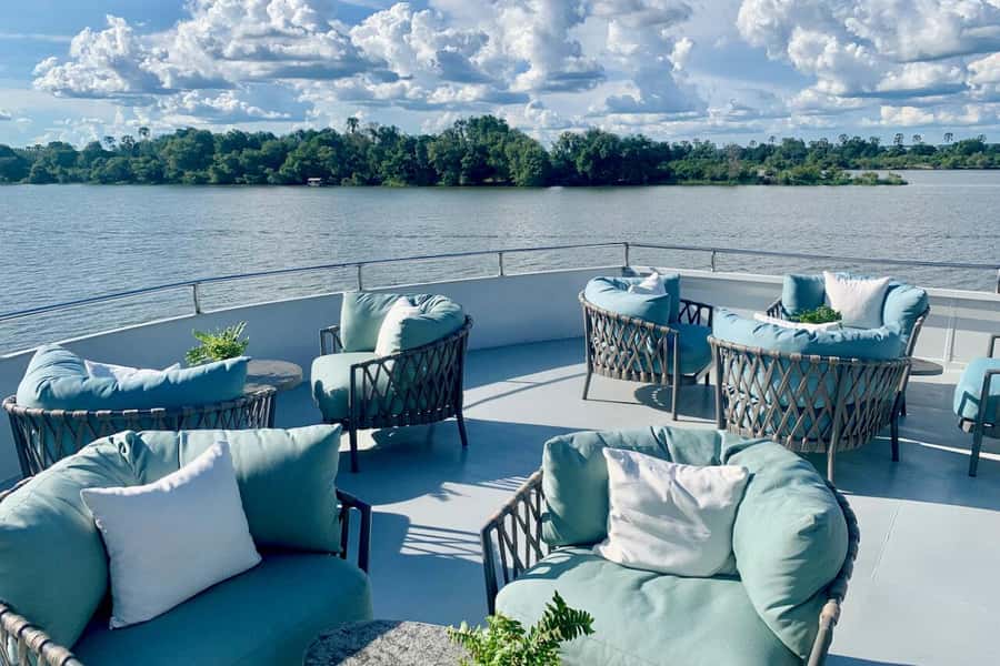 Luxury Cruise : Sunset Boat Cruise on The Zambezi Explorer - Snacks, drinks, and the luxury factor