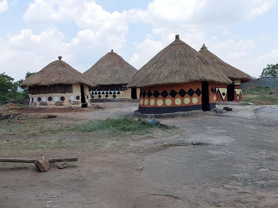 MASVINGO; GREAT ZIMBABWE MONUMENT TOUR - FROM HARARE - The return to Harare