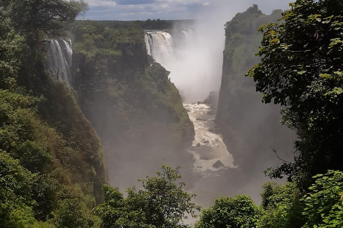 Private Guided Tour of the Falls with Pickup - The guide service beyond the waterfall