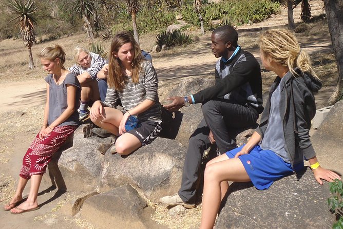 Silunguzi Matopos Village & Rock Paintings Visit ! - Private transport, pickup, and group size