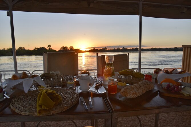 Sunrise Cruise on the Zambezi River - A quiet 6:00 am start on the Zambezi