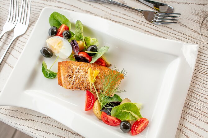 The Lookout Café Lunch In Victoria Falls - The best way to fit lunch into your day
