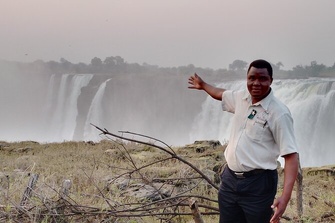 Victoria Falls Airport Pvt Transfers, Sundowner Cruise & Tour of the Falls Combo - The 16:00 Ride to the Zambezi