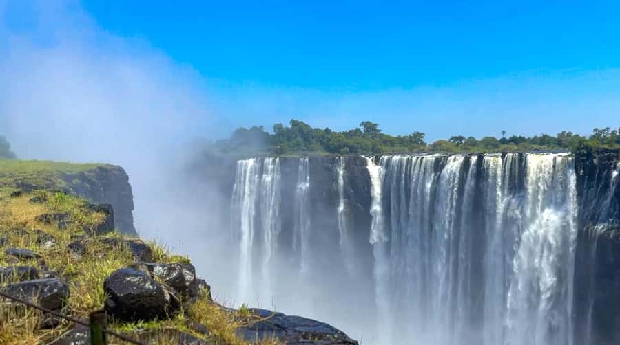Victoria Falls: Guided Tour of the Victoria Falls - Timing, comfort, and a few practical tips