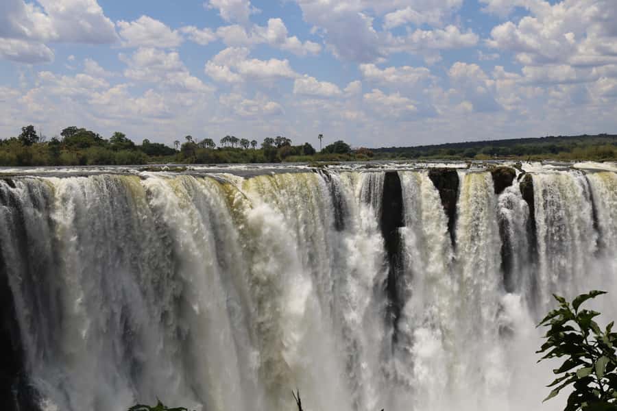 Victoria Falls Guided Tour with High Tea - Who Will Enjoy This Victoria Falls Combination