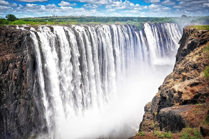 Victoria Falls Guided Tour with Hotel Pickup - Why seeing all 16 Victoria Falls viewpoints matters