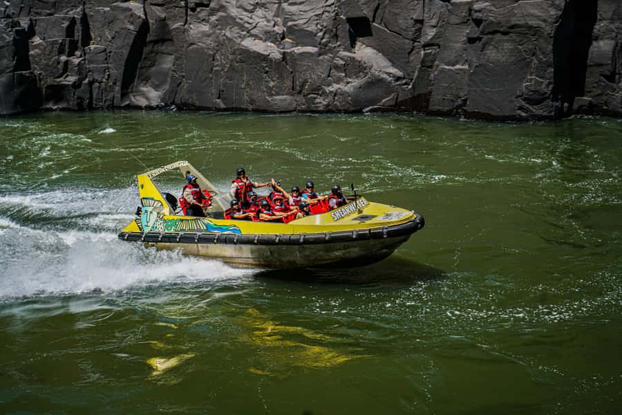 Victoria Falls: Jetboat Adventure Experience - The steep walk into Batoka Gorge