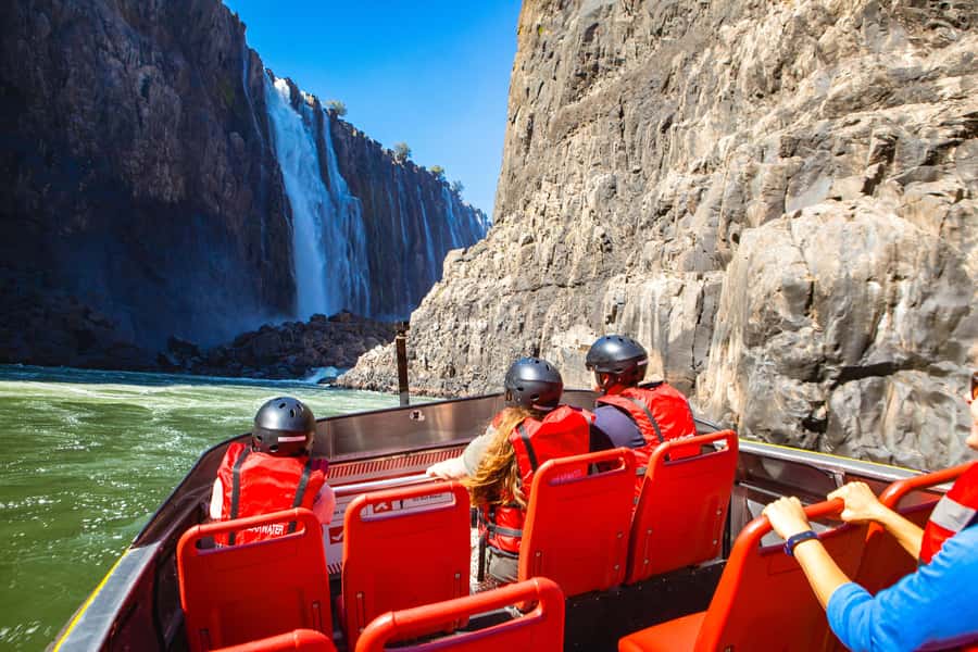 Victoria Falls: Jetboat Adventure Experience - Booking and border details