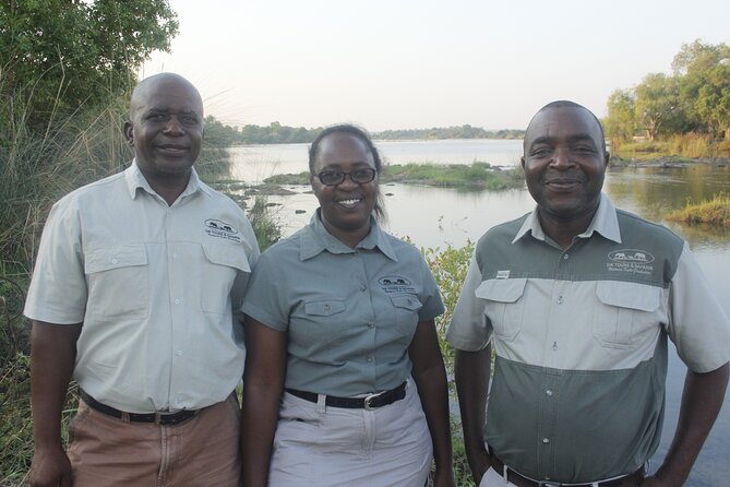 Victoria Falls PRIVATE Airport Transfers - Meeting your driver at Victoria Falls Airport