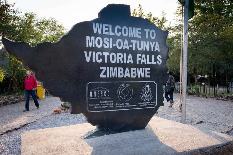 Victoria Falls: Private Guided Tour of the Falls - Local stories, geology, plants, and birds
