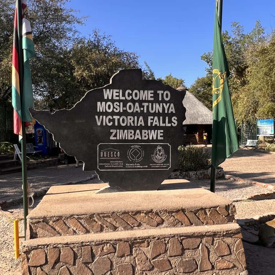 Victoria Falls: Private Guided Tour of the Waterfalls - Why a private walk is useful at Victoria Falls