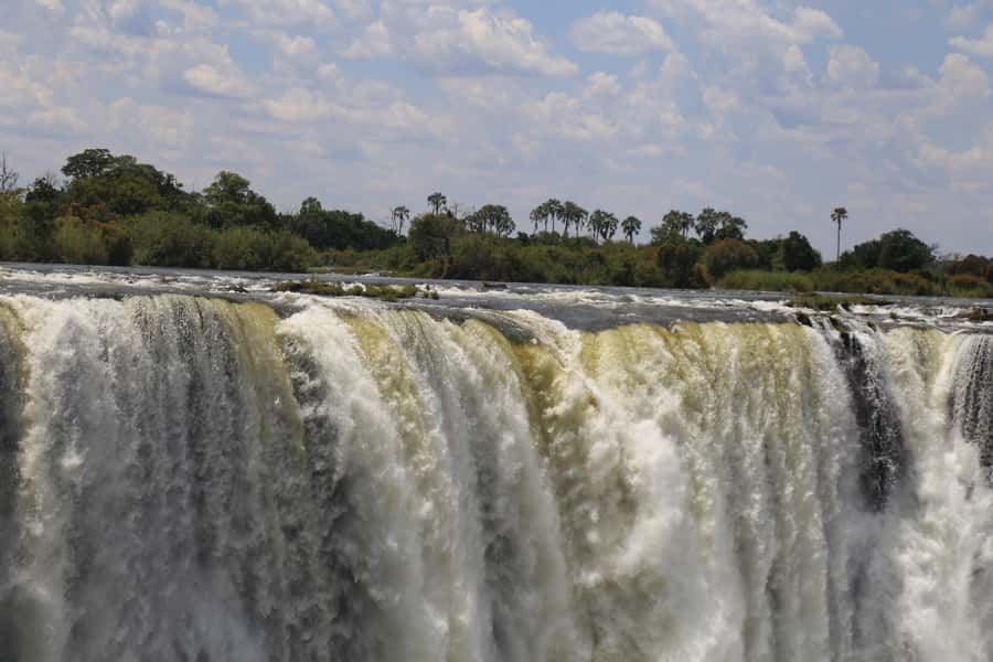 Victoria Falls: Private Guided Tour of the Waterfalls - Entering the park and paying the extra fee