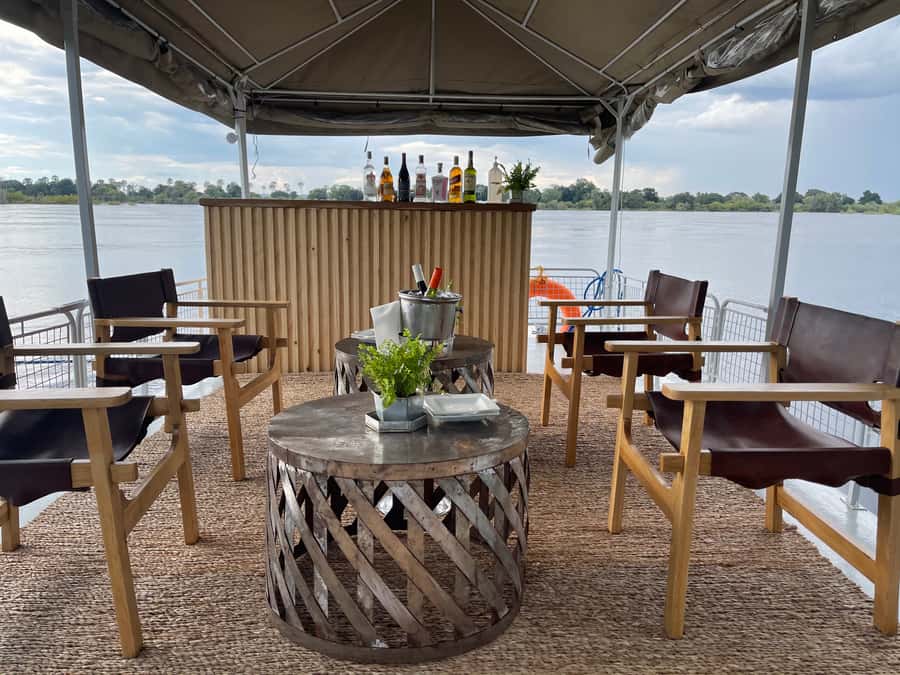 Victoria Falls: Private Sunset Cruise on the Zambezi River - Practical details that affect your choice
