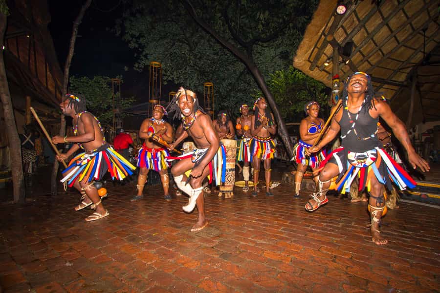 Victoria Falls: The Boma Dinner and Drum Show - The buffet: local flavors with familiar choices