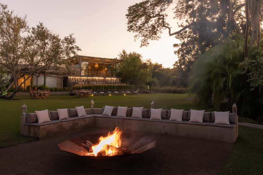 Victoria Falls: The Eatery Dinner Experience - Key points at a glance