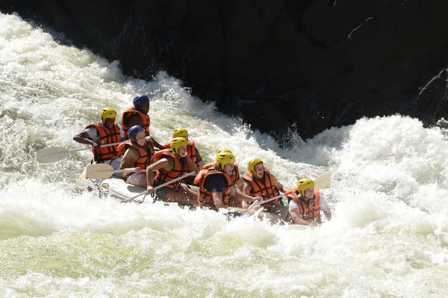 Victoria Falls: Whitewater Rafting Experience - Why this Zambezi run is so intense
